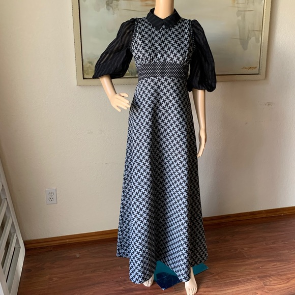 Vintage Betty Carrol for Christofopher Jones Versatile Empire waistline Dress - Picture 4 of 17